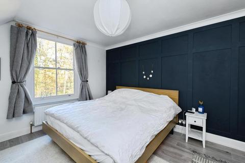 2 bedroom maisonette for sale, Gatton Park Road, Redhill, Surrey, RH1