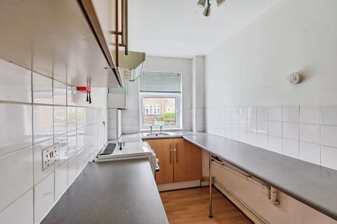 1 bedroom flat for sale, Rathgar Close, Redhill, Surrey, RH1