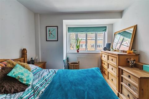 1 bedroom flat for sale, Garlands Road, REDHILL, Surrey, RH1