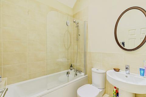 1 bedroom flat for sale, Old School Close, REDHILL, Surrey, RH1