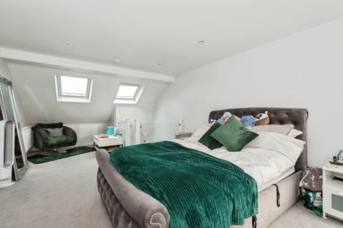 3 bedroom semi-detached house for sale, Osborne Road, Redhill, Surrey, RH1