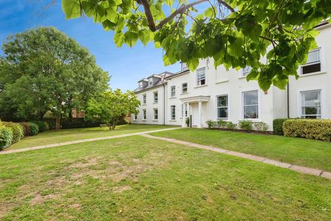 2 bedroom flat for sale, Ladbroke Road, Redhill, Surrey, RH1