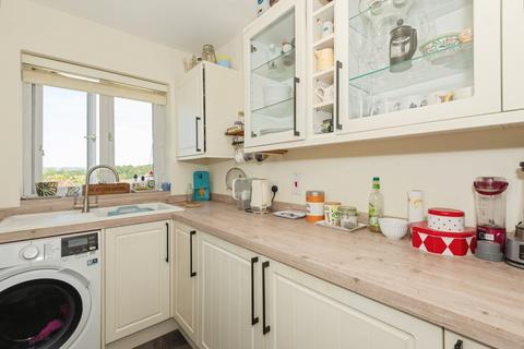 1 bedroom flat for sale, Mill Street, Redhill, Surrey, RH1