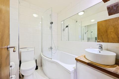 2 bedroom maisonette for sale, Garlands Road, Redhill, Surrey, RH1