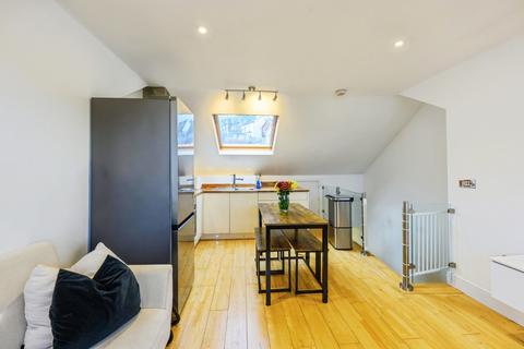 2 bedroom maisonette for sale, Garlands Road, Redhill, Surrey, RH1
