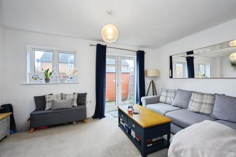 2 bedroom maisonette for sale, Canalside, Redhill, Surrey, RH1