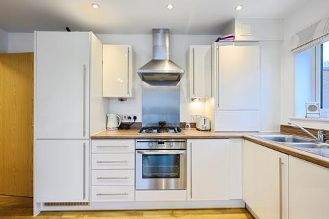 1 bedroom flat for sale, Canalside, Redhill, Surrey, RH1