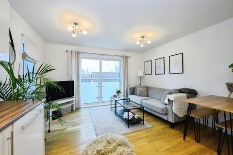 1 bedroom flat for sale, Canalside, Redhill, Surrey, RH1