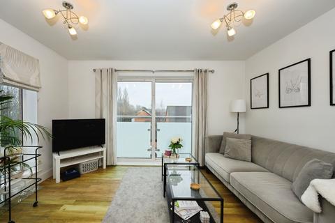 1 bedroom flat for sale, Canalside, Redhill, Surrey, RH1