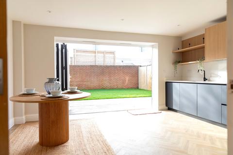 3 bedroom semi-detached house for sale, Wimborne Avenue, Redhill, Surrey, RH1