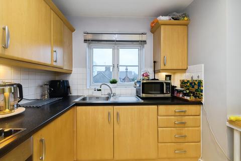 2 bedroom flat for sale, Cheam Road, Sutton, SM1