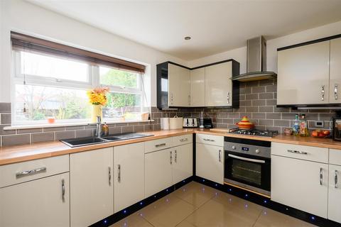 4 bedroom detached house for sale, Wellesley Close, Clifton Moor, York, YO30 4YA