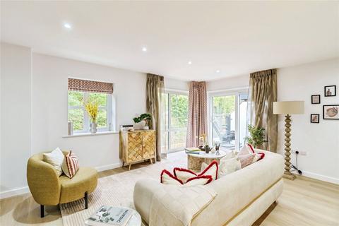 2 bedroom flat for sale, Outwood Lane, Chipstead, Coulsdon, Surrey, CR5