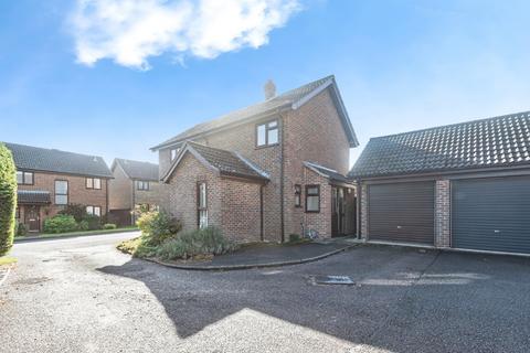 Ramptons Meadow, Tadley, Hampshire, RG26
