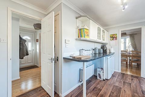 2 bedroom detached house for sale, Ravenswing Park, READING, Berkshire, RG7