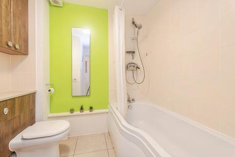 undefined, Holly Close, TADLEY, Hampshire, RG26