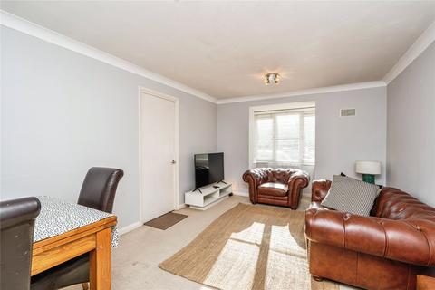 2 bedroom flat for sale, Brighton Road, Addlestone, Surrey, KT15