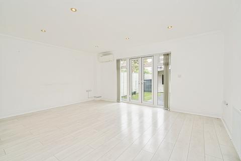 4 bedroom terraced house for sale, Loxley Close, Byfleet, West Byfleet, Surrey, KT14