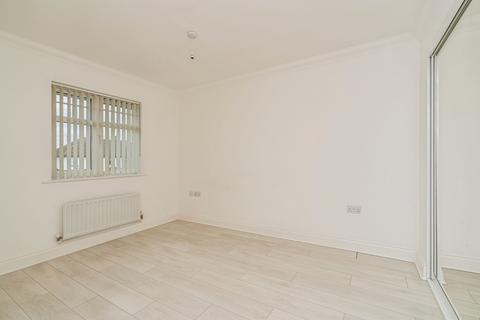 4 bedroom terraced house for sale, Loxley Close, Byfleet, West Byfleet, Surrey, KT14