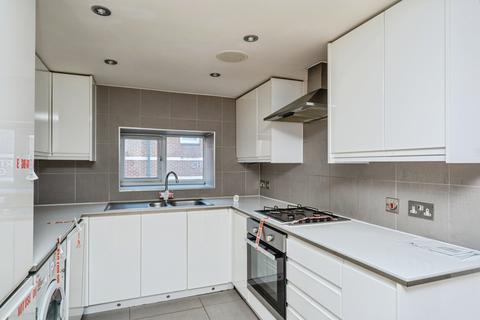 3 bedroom flat for sale, London Street, Chertsey, Surrey, KT16