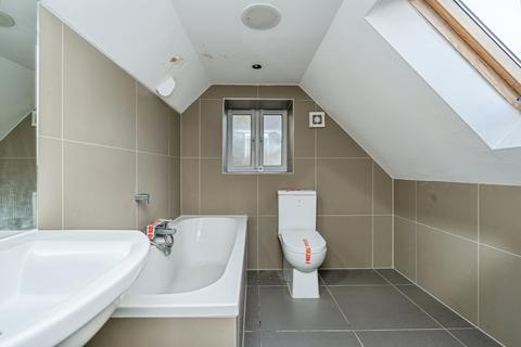 3 bedroom flat for sale, London Street, Chertsey, Surrey, KT16