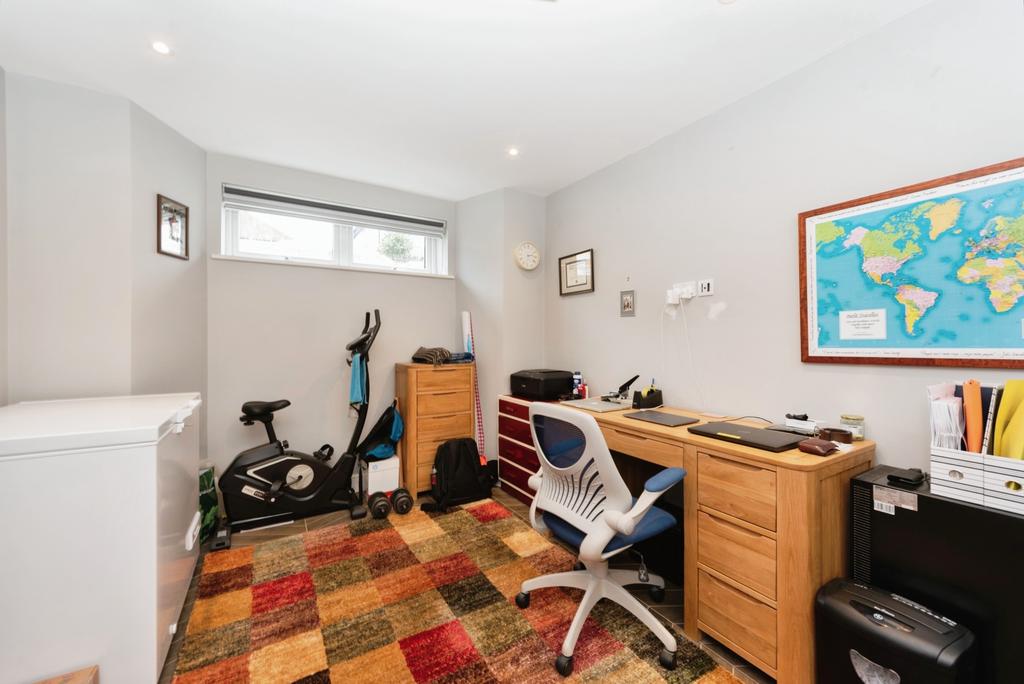 Bedroom/Study