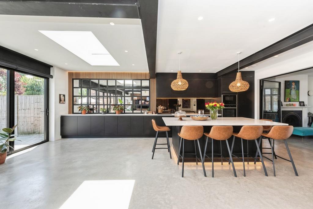 Kitchen/Dayroom