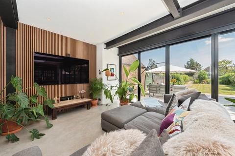 undefined, Oaks Avenue, Worcester Park, Surrey, KT4