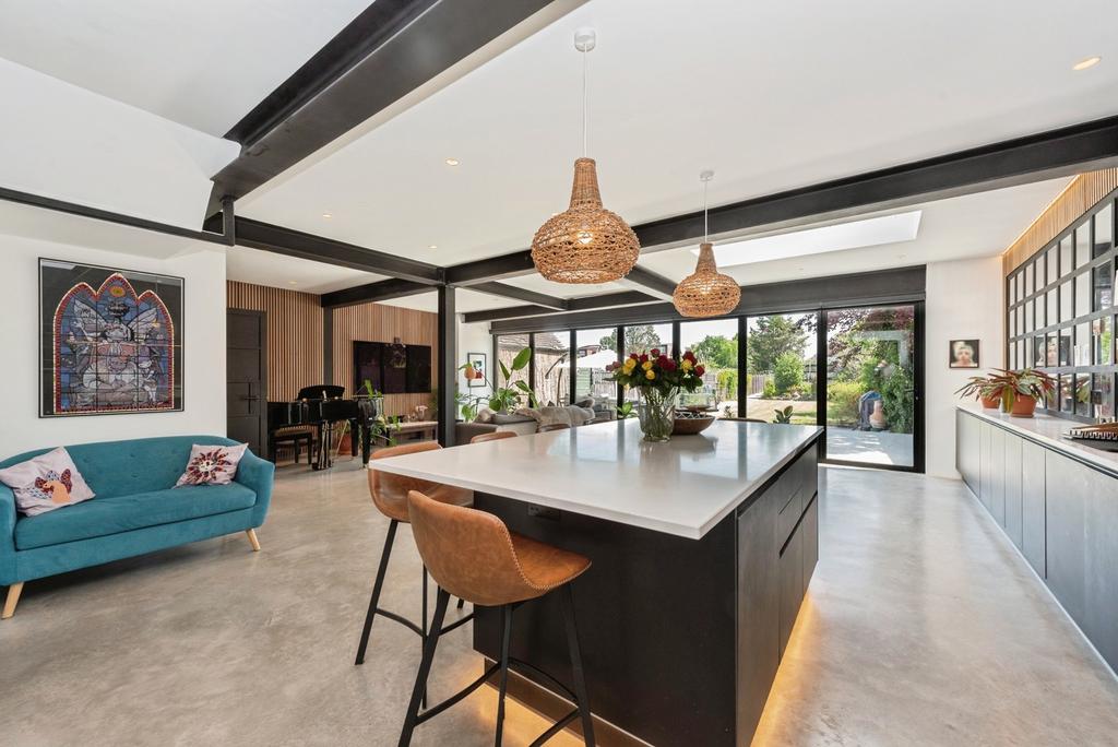 Kitchen/Dayroom