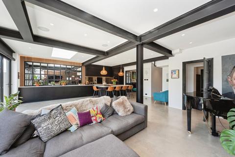 undefined, Oaks Avenue, Worcester Park, Surrey, KT4