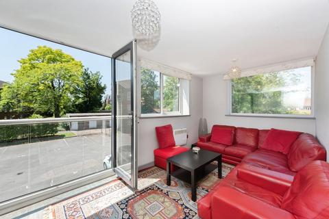 undefined, Park Terrace, Worcester Park, KT4