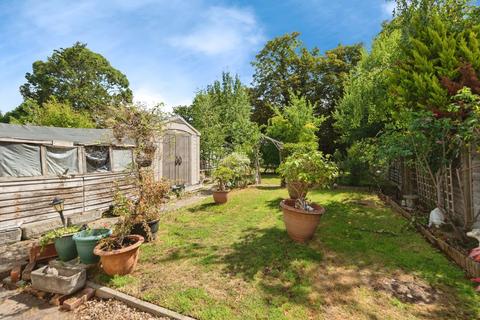 undefined, Kinross Avenue, WORCESTER PARK, Surrey, KT4