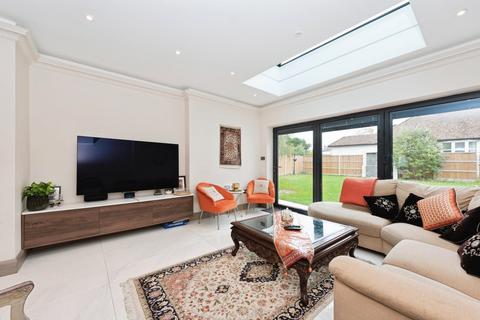 undefined, Salisbury Road, Worcester Park, Surrey, KT4
