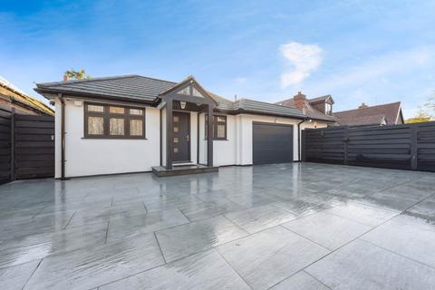 4 bedroom bungalow for sale, Grafton Road, Worcester Park, Surrey, KT4