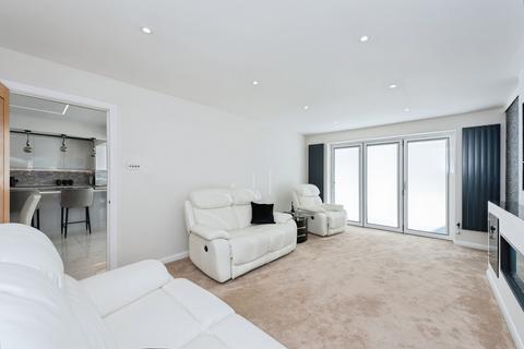 4 bedroom bungalow for sale, Grafton Road, Worcester Park, Surrey, KT4