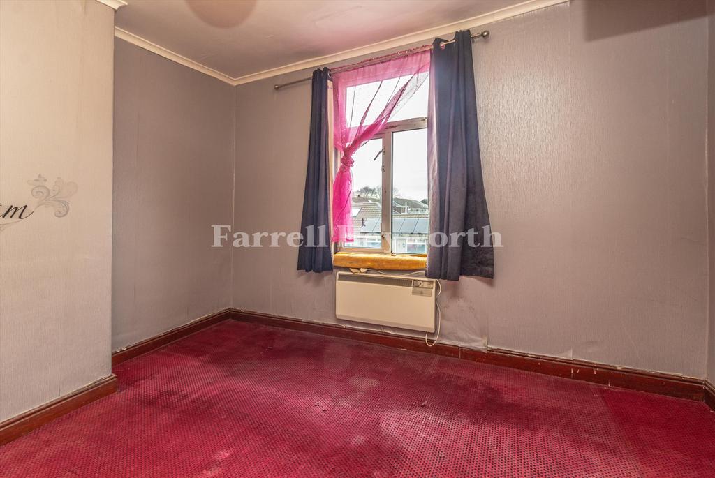 Bedroom 1 image 2