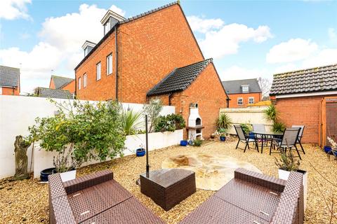 5 bedroom detached house for sale, Springfield Road, Rushden, Northampton, Northamptonshire, NN10