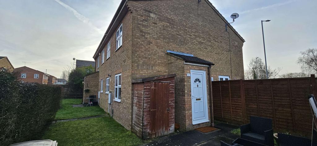 1 Bedroom Cluster house with Garden for Sale with