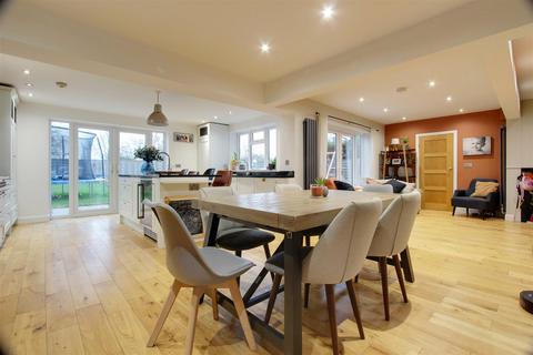 5 bedroom detached house for sale, Tring, Herts