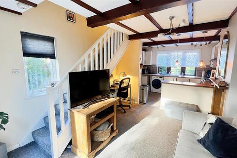 2 bedroom semi-detached house to rent, Sunnybank, Denby Dale, Huddersfield, HD8 8TJ