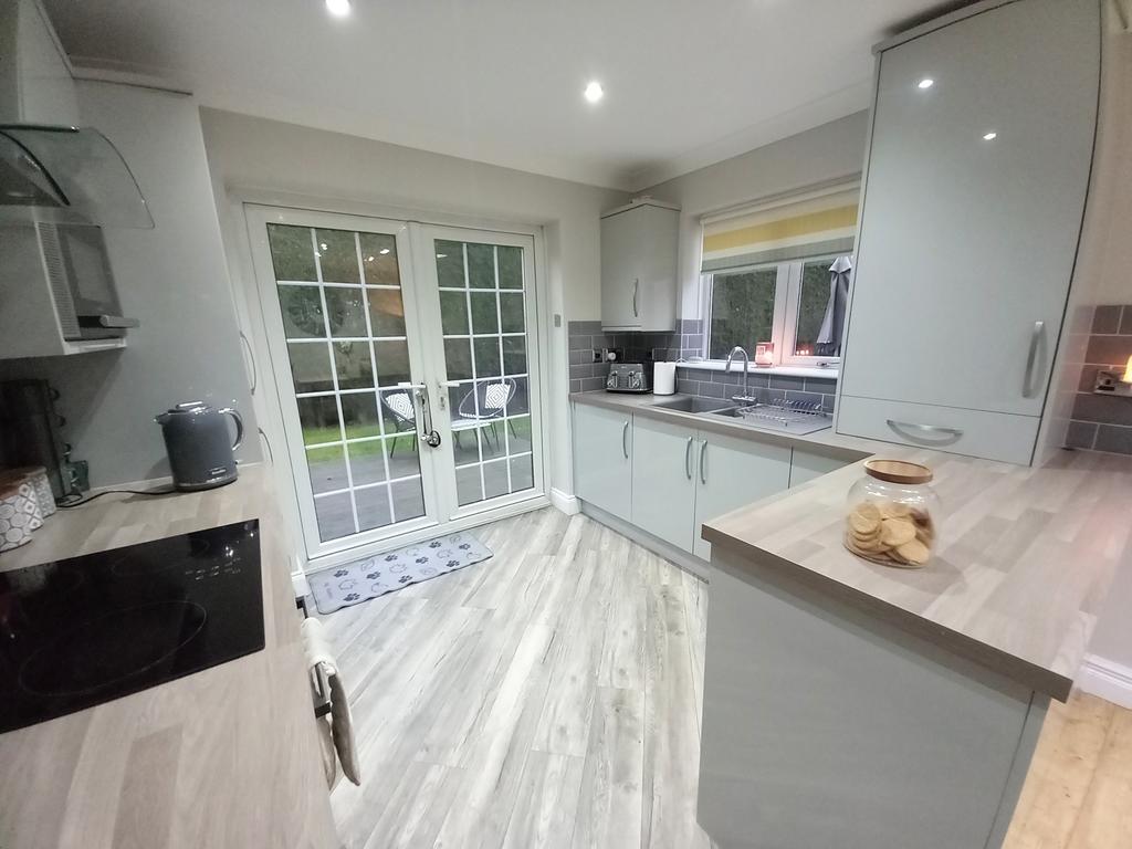 Dining kitchen