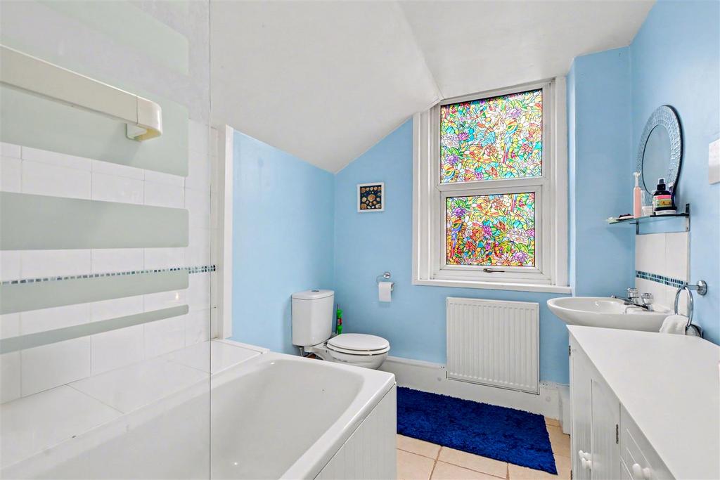 Bathroom 1.jpeg