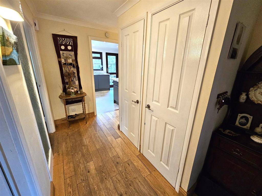 Hallway.jpg