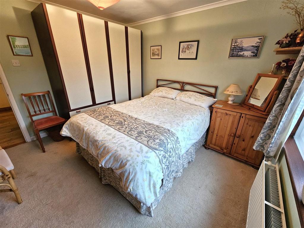 Bedroom 2.jpg