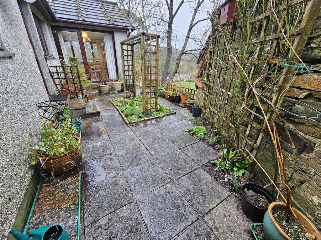 Side Patio.jpg