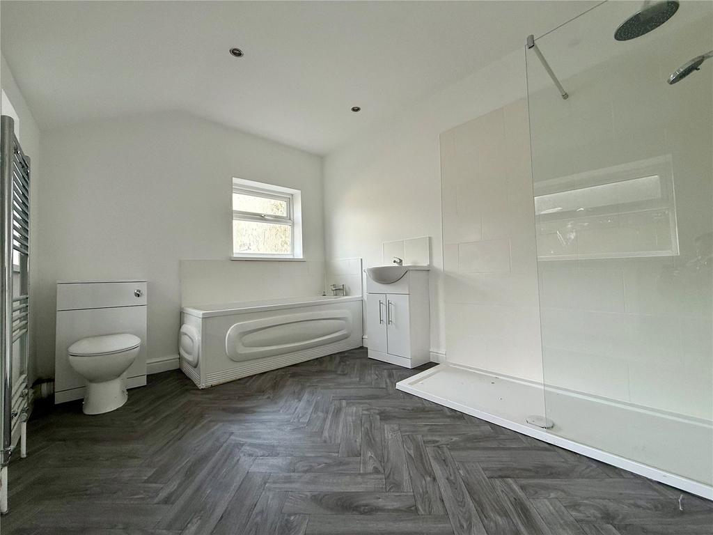 Bathroom Flat 2