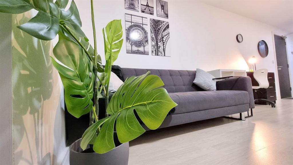Living room a.jpg