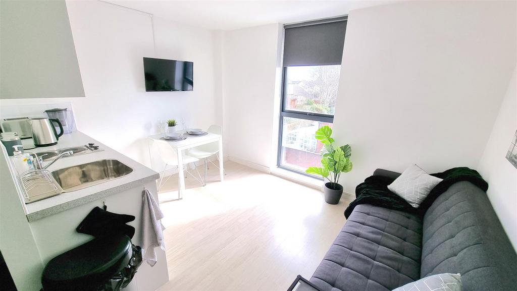Living room e.jpg