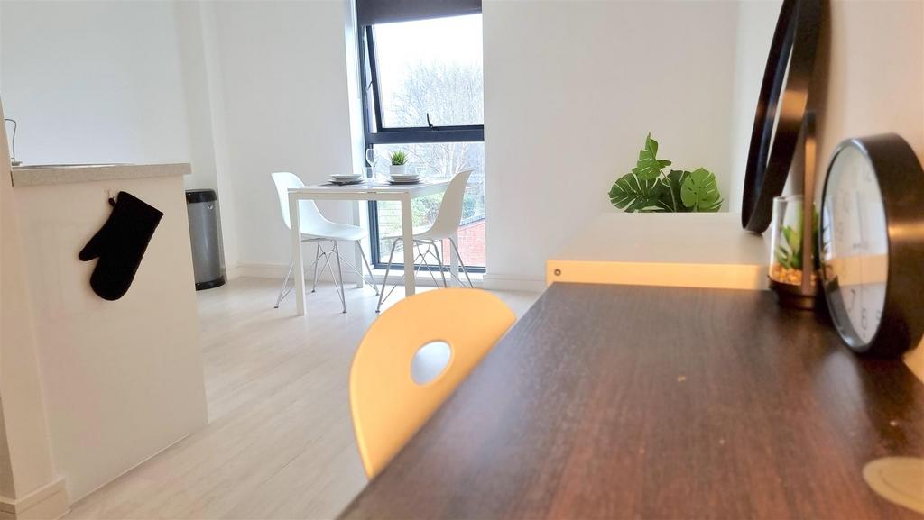 Desk a.jpg