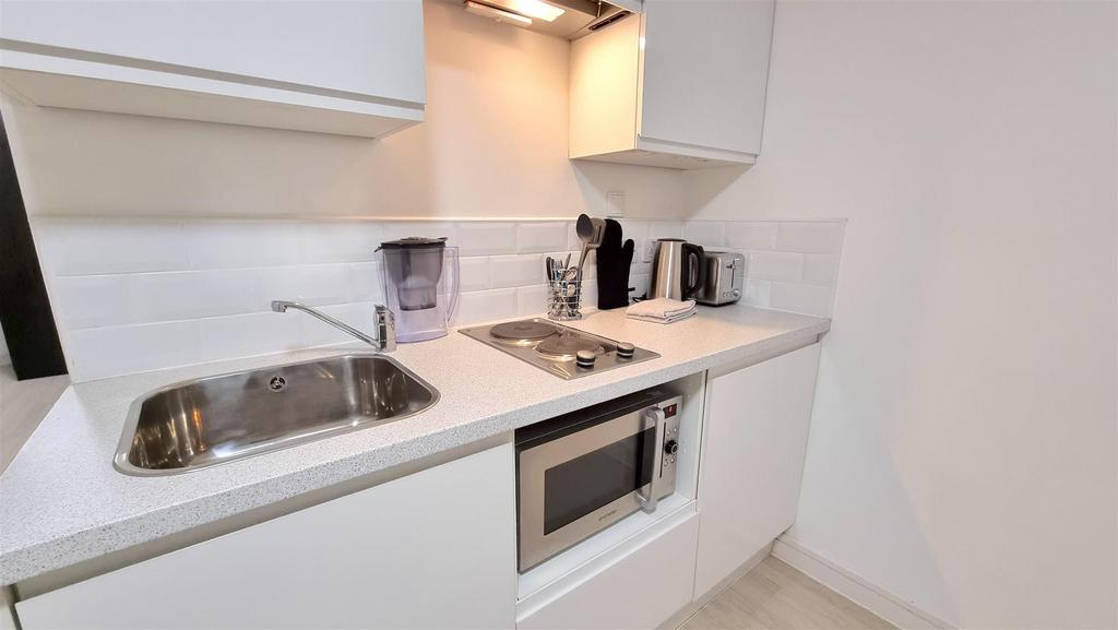 Kitchen 1.jpg